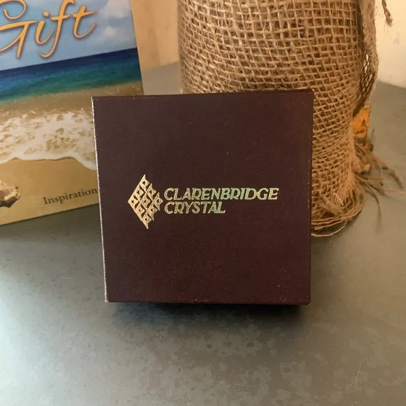Fully HANDCRAFTED, Clarenbridge Crystal paper weight, IRELAND. Original box.